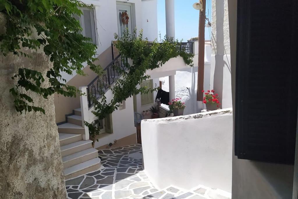 Naxion Esti - Διαμονή Στην Παλιά Χώρα Της Νάξου Naxos City Exterior foto